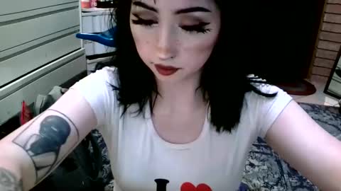 Layla Kills online show from 02-12-25, 05:58