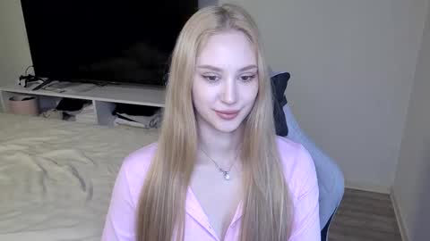 LaylaPretty001 online show from 03-11-26, 07:14