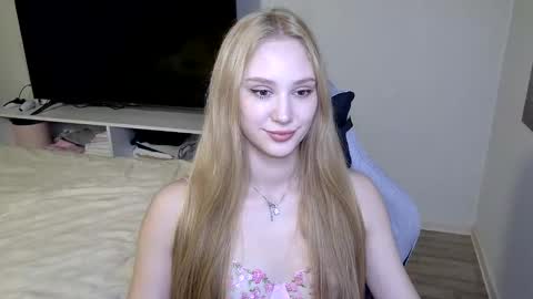 LaylaPretty001 online show from 03-13-26, 07:04