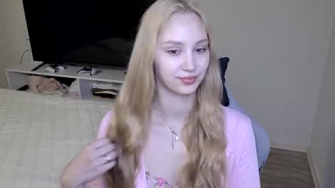 LaylaPretty001 online show from 04-28-26, 04:28