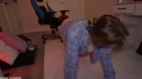 Layla Universe online show from 04-26-26, 12:52