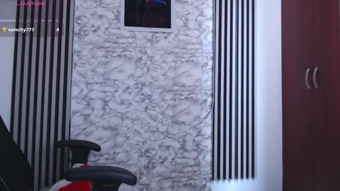 LAYLA online show from 12-19-25, 05:42