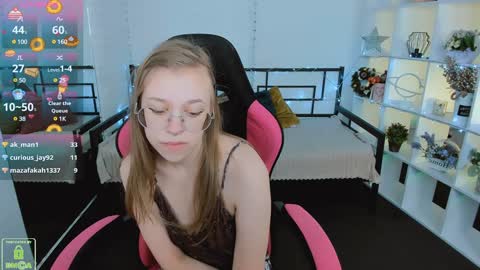 layriantavee online show from 12-30-24, 01:14