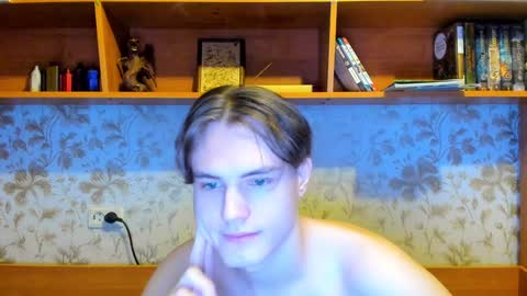 Snapshot of lazaret1k chatting on 12-11-24, 07:57 Vladi online show from 12-11-24, 07:57