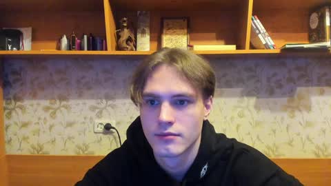 Snapshot of lazaret1k chatting on 12-13-24, 06:49 Vladi online show from 12-13-24, 06:49