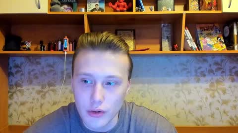 Snapshot of lazaret1k chatting on 02-05-25, 09:15 Vladi online show from 02-05-25, 09:15