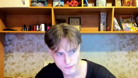 Snapshot of lazaret1k chatting on 02-09-25, 02:40 Vladi online show from 02-09-25, 02:40