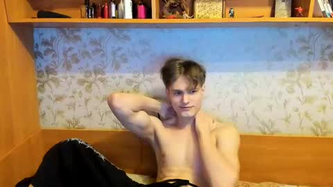 Snapshot of lazaret1k chatting on 02-15-25, 09:04 Vladi online show from 02-15-25, 09:04