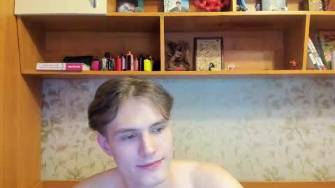 Snapshot of lazaret1k chatting on 03-03-25, 08:32 Vladi online show from 03-03-25, 08:32