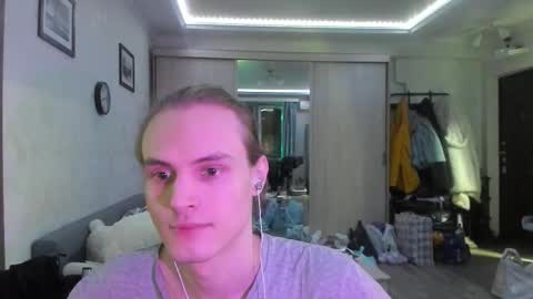 Snapshot of lazaret1k chatting on 03-15-26, 12:49 Vladi online show from 03-15-26, 12:49