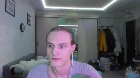Snapshot of lazaret1k chatting on 03-16-26, 01:22 Vladi online show from 03-16-26, 01:22