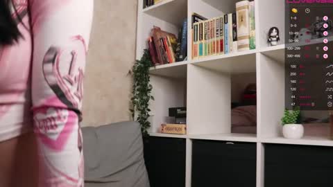 Snapshot of lazynut chatting on 09-17-25, 03:52 Lisa online show from 09-17-25, 03:52