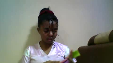 Snapshot of lea96546 chatting on 11-01-25, 05:04 lea96546 online show from 11-01-25, 05:04