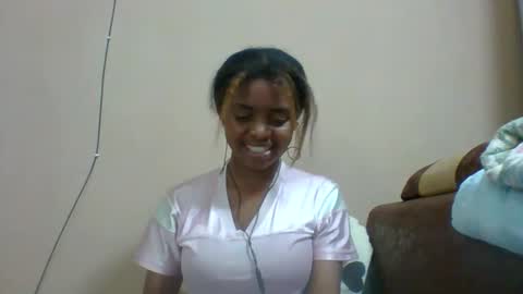 Snapshot of lea96546 chatting on 11-04-25, 06:18 lea96546 online show from 11-04-25, 06:18