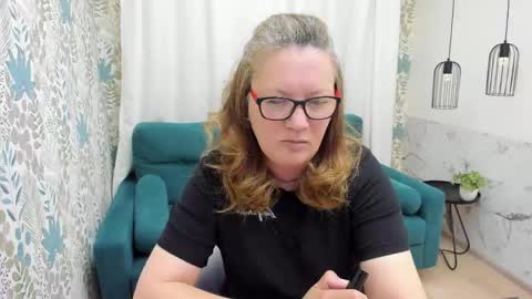 Lea online show from 04-25-26, 05:32