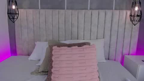    online show from 04-28-26, 06:35