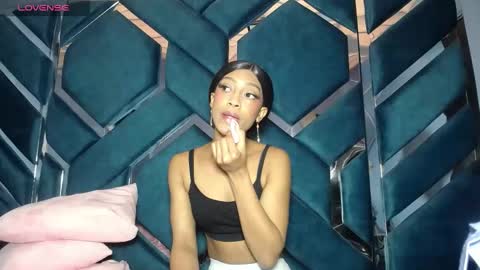 lea sewwtly online show from 11-07-25, 01:00