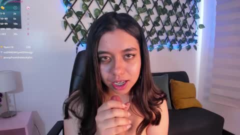 Lea Velle online show from 12-21-24, 06:12