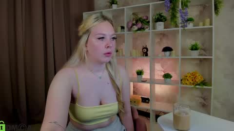 Snapshot of leadaisy chatting on 05-12-26, 03:47 leadaisy online show from 05-12-26, 03:47