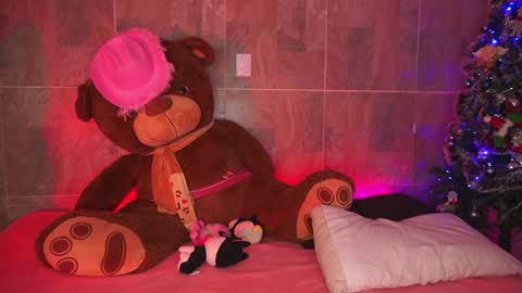 Vero Andy and Caius online show from 12-30-24, 01:04