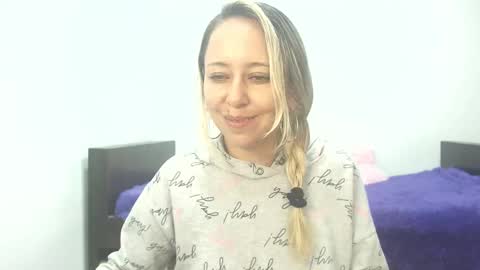 leah_susman online show from 09-30-25, 01:54