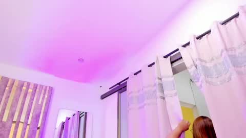 Snapshot of leahbarker chatting on 01-06-25, 12:35 Leah  online show from 01-06-25, 12:35