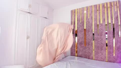 Snapshot of leahbarker chatting on 01-17-25, 11:51 Leah  online show from 01-17-25, 11:51