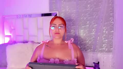 Snapshot of leahbarker chatting on 10-03-25, 01:46 Leah  online show from 10-03-25, 01:46