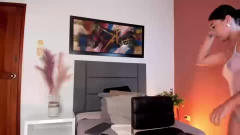 Leah Carter online show from 09-24-25, 08:01