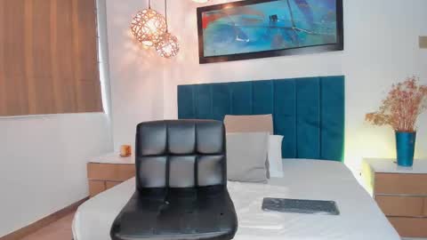 Leah Carter online show from 09-25-25, 07:06