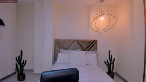 leahnovac online show from 12-19-25, 02:02