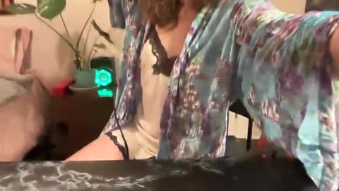 Snapshot of leahsparkles chatting on 12-03-24, 04:14 Leah Sparkles online show from 12-03-24, 04:14