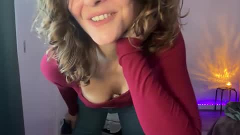 Snapshot of leahsparkles chatting on 10-14-25, 03:24 Leah Sparkles online show from 10-14-25, 03:24