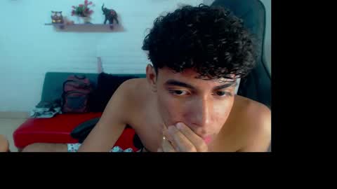 Snapshot of leam_1 chatting on 11-15-25, 09:43 leam_1 online show from 11-15-25, 09:43