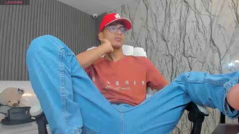 Snapshot of leam_1 chatting on 02-17-26, 08:04 leam_1 online show from 02-17-26, 08:04