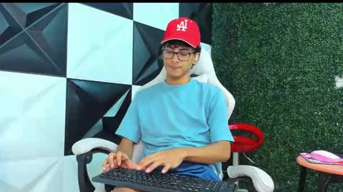 Snapshot of leam_1 chatting on 03-11-26, 04:13 leam_1 online show from 03-11-26, 04:13