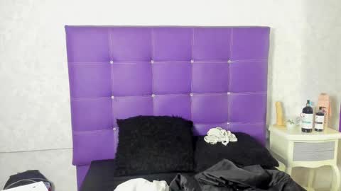 leamoreau__ online show from 10-09-25, 12:03