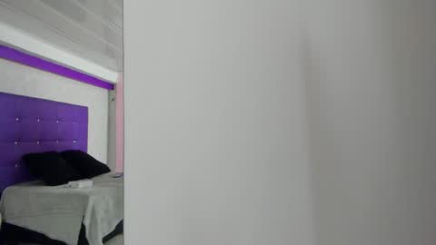 leamoreau__ online show from 11-01-25, 11:56