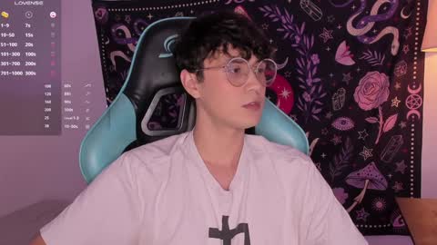 Snapshot of leaneseb chatting on 12-13-24, 11:28 leaneseb online show from 12-13-24, 11:28