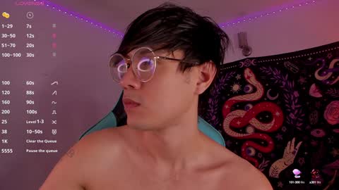 Snapshot of leaneseb chatting on 01-12-25, 05:44 leaneseb online show from 01-12-25, 05:44