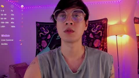 Snapshot of leaneseb chatting on 01-21-25, 01:29 leaneseb online show from 01-21-25, 01:29