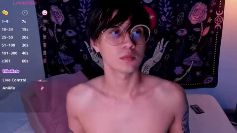 Snapshot of leaneseb chatting on 02-15-25, 06:33 leaneseb online show from 02-15-25, 06:33