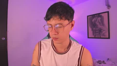 Snapshot of leaneseb chatting on 10-02-25, 03:35 leaneseb online show from 10-02-25, 03:35