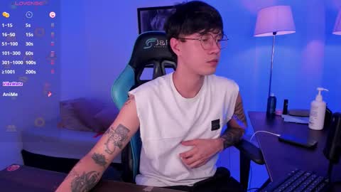 Snapshot of leaneseb chatting on 12-02-25, 08:26 leaneseb online show from 12-02-25, 08:26