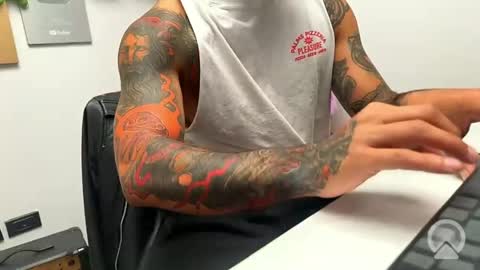 leanfoxink online show from 10-28-25, 05:04