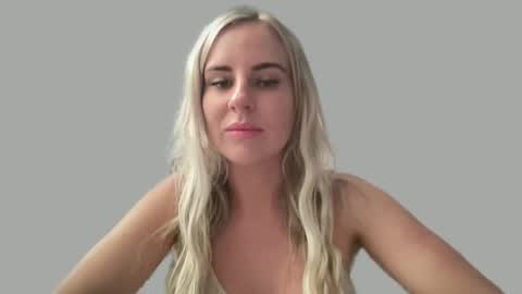 Snapshot of leannaxox chatting on 01-21-25, 08:30 Leanna online show from 01-21-25, 08:30