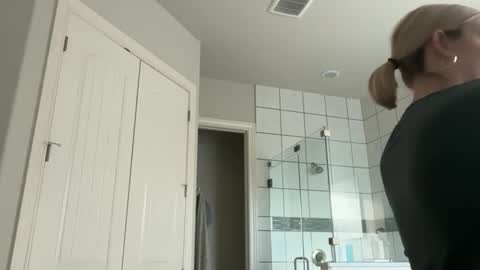 leanneluxecouple online show from 09-14-25, 01:21