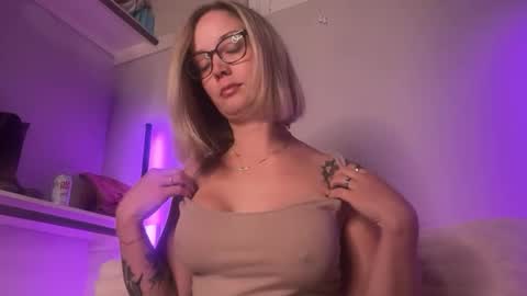 leanneluxecouple online show from 10-08-25, 01:03