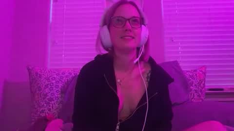 leanneluxecouple online show from 04-14-26, 12:49