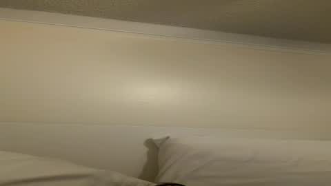 leannesandgren1 online show from 04-28-26, 02:44